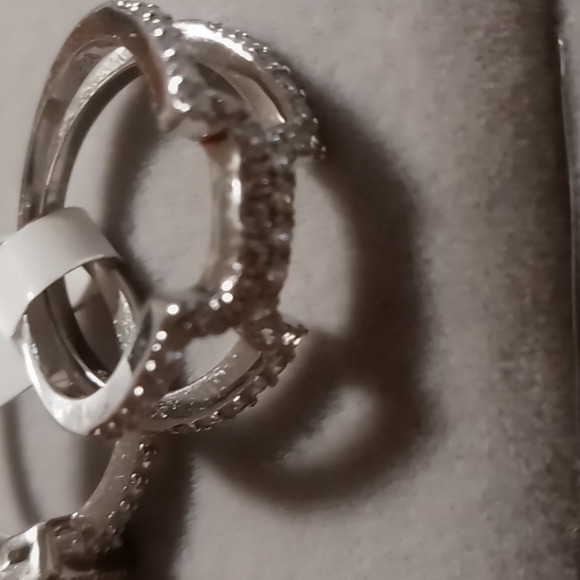 Trio Sterling Silver 925 ring set. princess Cz cut with 2 pave cz fitted rings. - Picture 9 of 10